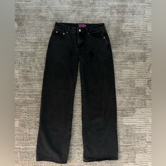 Edikted Raelynn Washed Low Rise Jeans - Picture 3 of 4